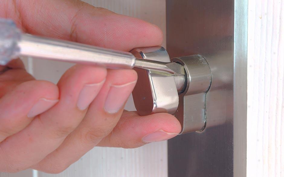 ouvrir une porte sans clef Paris 1